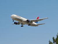N135DL @ KLAS - Delta Airlines / 1991 Boeing 767-332 - by SkyNevada - Brad Campbell