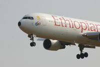 ET-ALP @ BRU - arrival of flight ET 704 to rwy 25L - by Daniel Vanderauwera