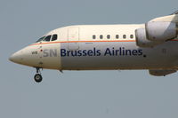OO-DWB @ BRU - descending to rwy 25L - by Daniel Vanderauwera