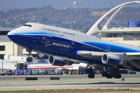 B-18210 @ LAX - Close-up of China Airlines B-18210 (FLT CAL5 - referred to as Dynasty 5) departing RWY 25R enroute to Chiang Kai Shek Int'l (RCTP) - Taipei, Taiwan. - by Dean Heald