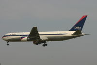 N171DZ @ BRU - arrival of flight DL140 - by Daniel Vanderauwera