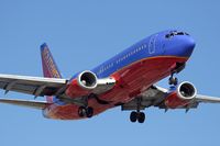 N623SW @ LAX - Southwest Airlines N623SW (FLT SWA236) from Sacramento Int'l (KSMF) on final approach to RWY 24R. - by Dean Heald
