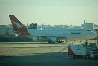 VH-OEE @ SYD - Qantas' B747-400 Longreach - by Micha Lueck