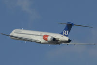 LN-RMN @ VIE - SAS MD80 - by Yakfreak - VAP