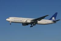 PH-AHQ @ EBBR - descending to rwy 25L - by Daniel Vanderauwera