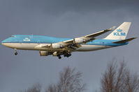 PH-BFT @ AMS - new Spot for evening approaches - by Gerhard Vysocan - VAP