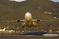 C-GSAT @ SXM - visitor - by Wolfgang Zilske