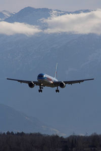 G-BYAK @ LOWS - I love this scenery. - by Stefan Rockenbauer