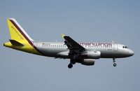 D-AKNU @ CGN - Airbus A319-112 - by Volker Hilpert