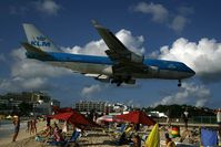 PH-BFL @ SXM - visitor - by Wolfgang Zilske
