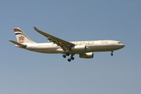 A6-EYD @ BRU - flight EY502 is descending to rwy 02 - by Daniel Vanderauwera