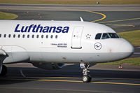 D-AIPK @ DUS - Taxiing to the runway - by Micha Lueck