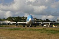 F-HSUN @ SXM - visitor - by Wolfgang Zilske