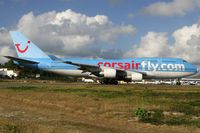 F-HSUN @ SXM - visitor - by Wolfgang Zilske