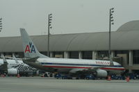 N975AN @ KSNA - Boeing 737-800 - by Mark Pasqualino