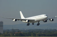 OE-LAK @ VIE - w/o titles - by Gerhard Vysocan - VAP