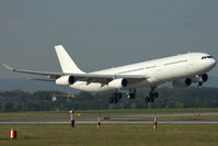 OE-LAK @ VIE - Arrival from Washington - by Gerhard Vysocan - VAP