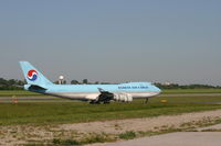 HL7466 @ LOWW - Widebody - by Andi F