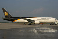 N334UP @ CGN - visitor - by Wolfgang Zilske