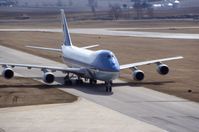 82-8000 @ CID - Air Force One taxiing in from landing runway 9 - by Glenn E. Chatfield