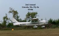 N13211 @ 0R2 - 1973 Cessna 172M - by J J Sauer