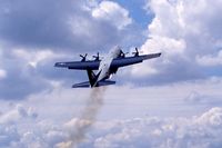 164763 @ DVN - At the Quad Cities Air Show - by Glenn E. Chatfield