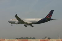 OO-SFW @ EBBR - several seconds before touching rwy 25L - by Daniel Vanderauwera
