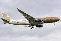 A4O-KE @ EGLL - on final RWY09L - by Wolfgang Kronfuss