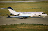 N998AM @ LFML - Taxiing rwy 32R for departure... On board : Tom Cruise and Katie Holmes :-) - by Shunn311
