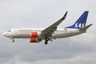 LN-RRB @ EGLL - Scandinavian Airlines 737-700 - by Andy Graf-VAP