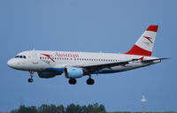 OE-LDD @ LOWW - Before landing - by Daniel Jany
