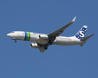 PH-HZI @ MCO - Sun Country - by Florida Metal