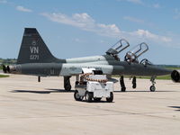 68-8171 @ LNK - T-38 TALON REFUELLING - by Gary Schenaman