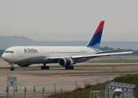 N152DL @ LEMD - Taxi to RWY 36L for take off. - by Jorge Molina