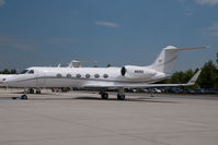N595E @ VIE - Gulfstream 4 - by Yakfreak - VAP