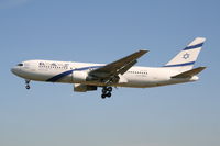 4X-EAC @ EBBR - flight LY331 is descending to rwy 25L - by Daniel Vanderauwera