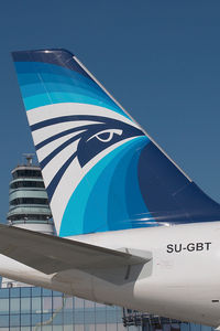 SU-GBT @ VIE - Egypt Air Airbus 321 - by Yakfreak - VAP
