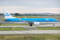 PH-BGB @ LFPG - Taxiing to Terminal 2 - by Guillaume BESNARD