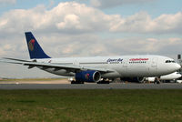 SU-GCE @ LFPG - Rolling to the gate... - by Shunn311