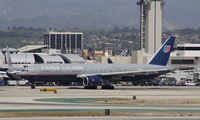 N787UA @ KLAX - Boeing 777-200 - by Mark Pasqualino