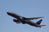 N783UA @ KLAX - Boeing 777-200 - by Mark Pasqualino