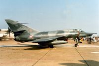 118 @ MHZ - Etendard IV.P of 16 Flotille French Aeronavale at the 1992 Mildenhall Air Fete. - by Peter Nicholson