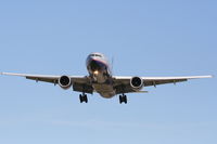 N791UA @ KLAX - United Airlines Boeing 777-222, N791UA on approach RWY 25L KLAX. - by Mark Kalfas