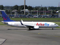 EC-JHV @ EHAM - ArkeFly after landing - by Robert Kearney