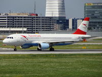 OE-LBT @ LOWW - Lined up on the runway - by Markus Supper