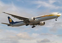 VT-JEB @ EGLL - Short final rwy 27R - by Florian Seibert