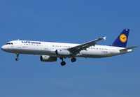 D-AIRU @ EDDF - Usual 25R Traffic today :-) - by The_Planespotter