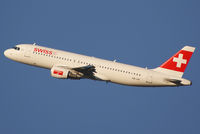 HB-IJV @ VIE - Swiss Airbus A320-214 - by Joker767