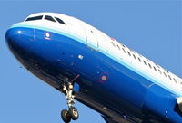 N417UA @ KORD - United Airlines A320-232, UAL643 arriving from KEWR, short final 27L KORD. - by Mark Kalfas