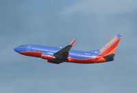 N402WN @ KRSW - Boeing 737-700 - by Mark Pasqualino
